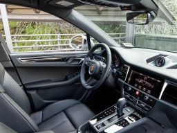Porsche Macan T AWD 2026