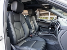 Porsche Macan T AWD 2026