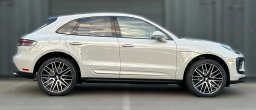 Porsche Macan Base AWD 2026