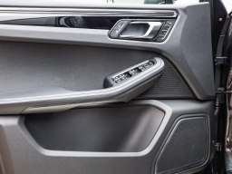 Porsche Macan T AWD 2026