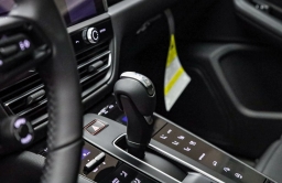Porsche Macan T AWD 2026