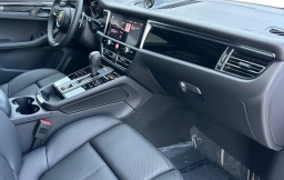 Porsche Macan T AWD 2026
