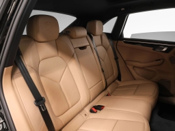 Porsche Macan Base AWD 2026