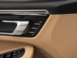 Porsche Macan Base AWD 2026