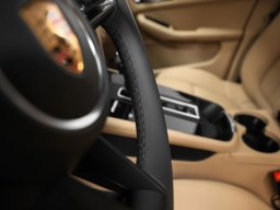 Porsche Macan Base AWD 2026