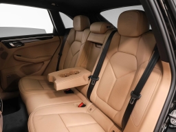 Porsche Macan Base AWD 2026