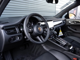 Porsche Macan Base AWD 2026