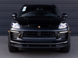 Porsche Macan Base AWD 2026