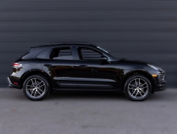 Porsche Macan Base AWD 2026