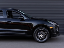 Porsche Macan Base AWD 2026