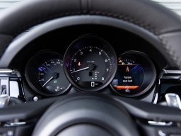 Porsche Macan Base AWD 2026