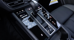 Porsche Macan Base AWD 2026