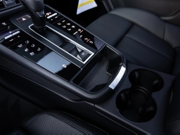 Porsche Macan Base AWD 2026