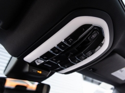 Porsche Macan Base AWD 2026