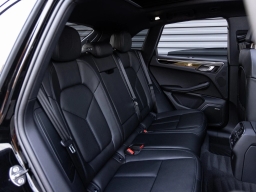 Porsche Macan Base AWD 2026