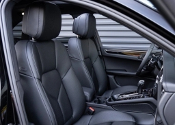 Porsche Macan Base AWD 2026