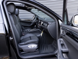 Porsche Macan Base AWD 2026
