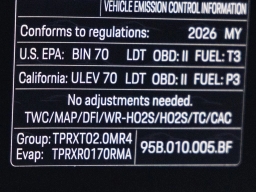 Porsche Macan Base AWD 2026