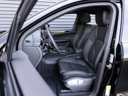 Porsche Macan Base AWD 2026