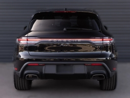 Porsche Macan Base AWD 2026