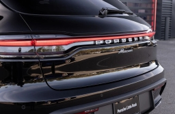 Porsche Macan Base AWD 2026