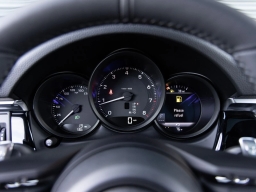 Porsche Macan Base AWD 2026