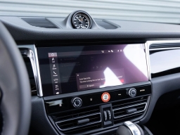 Porsche Macan Base AWD 2026