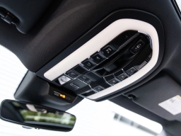 Porsche Macan Base AWD 2026