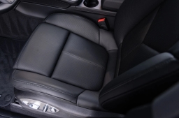 Porsche Macan Base AWD 2026