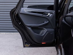Porsche Macan Base AWD 2026