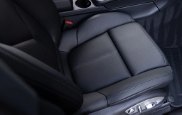 Porsche Macan Base AWD 2026
