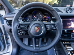 Porsche Macan T AWD 2026