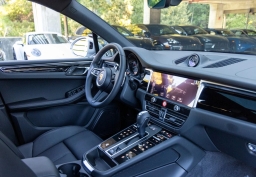 Porsche Macan T AWD 2026