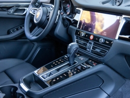 Porsche Macan T AWD 2026