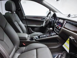 Porsche Macan T AWD 2026
