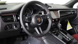 Porsche Macan T AWD 2026