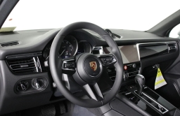 Porsche Macan T AWD 2026