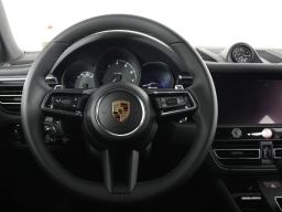 Porsche Macan T AWD 2026