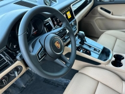Porsche Macan T AWD 2026