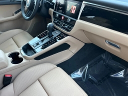 Porsche Macan T AWD 2026