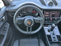 Porsche Macan T AWD 2026
