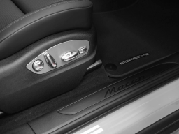 Porsche Macan Base AWD 2026