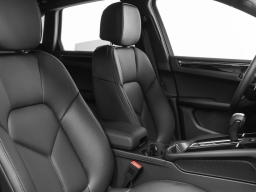 Porsche Macan Base AWD 2026