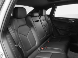 Porsche Macan Base AWD 2026