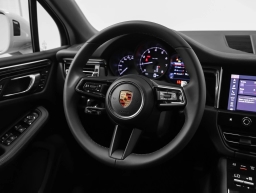 Porsche Macan Base AWD 2026