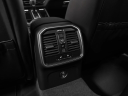 Porsche Macan Base AWD 2026