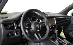 Porsche Macan T AWD 2026