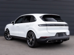 Porsche Cayenne Base AWD 2026