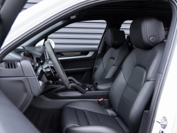 Porsche Cayenne Base AWD 2026