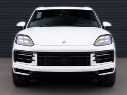 Porsche Cayenne Base AWD 2026